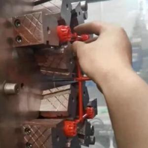 plastic screw connection mold test